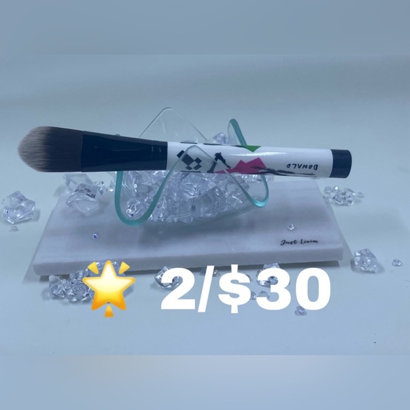 🌟 LTE #13 Foundation Brush - Picture 1 of 9